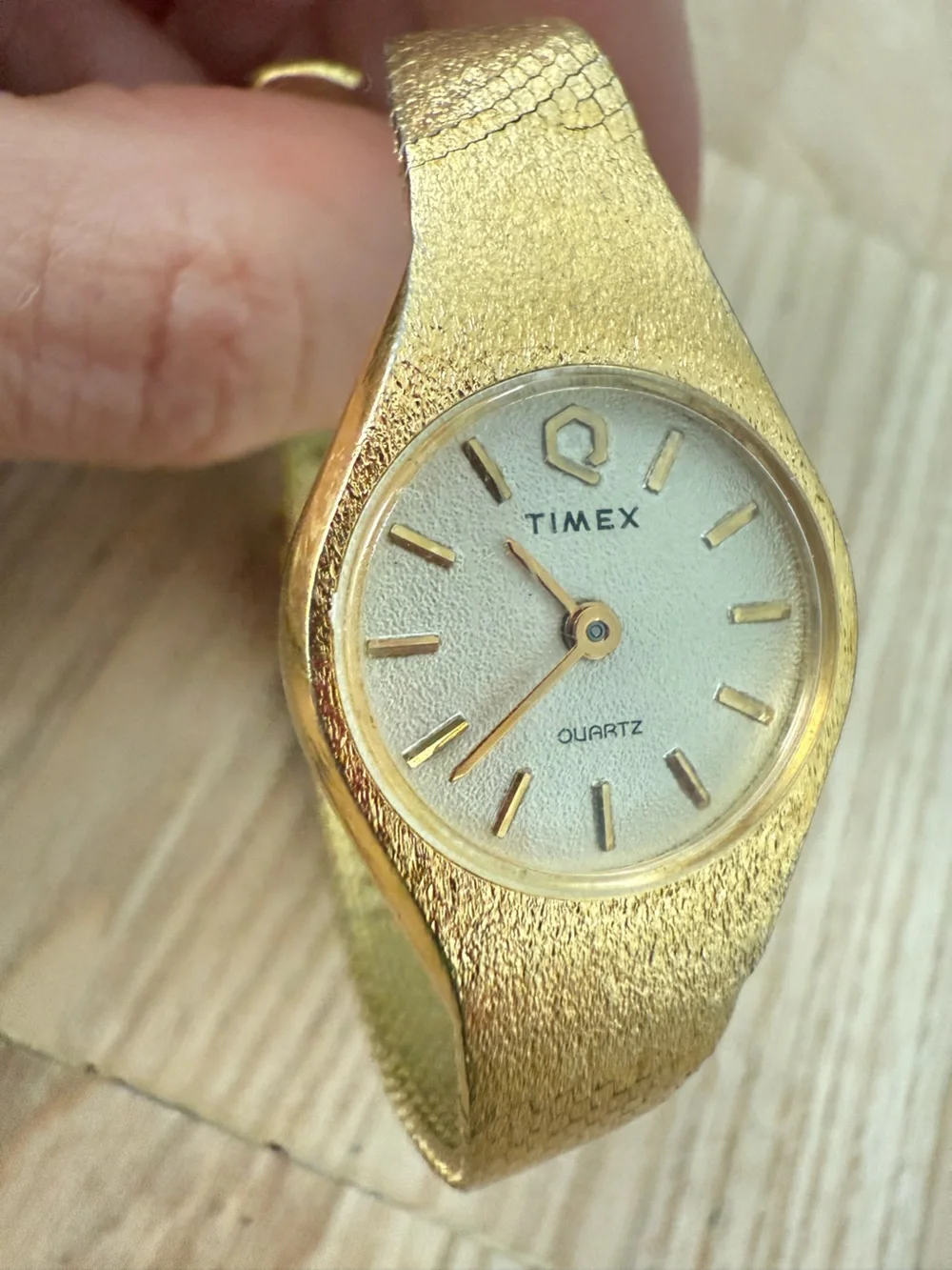 Vintage Timex ladies gold tone K cell watch NEW BATTERY